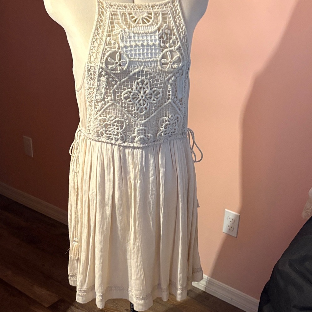 En Creme Cream Crochet Halter-Style Bodice Top